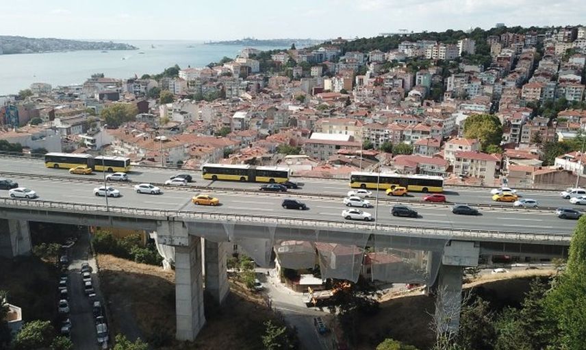 15 Temmuz Şehitler Köprüsü’nde Parça Koptu! İşte Görüntüler