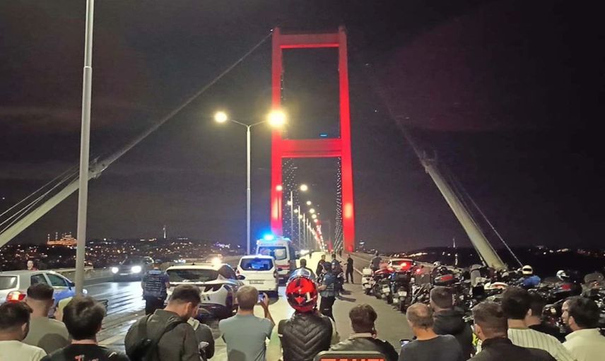 15 Temmuz Şehitler Köprüsü’nde trafiği kilitlemişti: İçişleri Bakanı şahsın gözaltına alındığını duyurdu