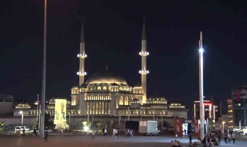 15 Temmuz'un 10. yıl dönümünde camilerde sela okundu