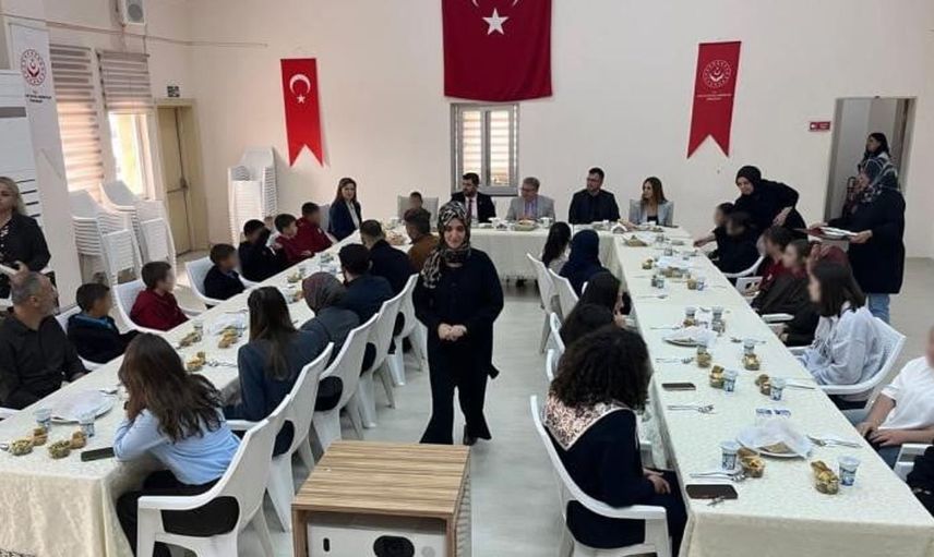 Bozüyük'te kaymakam çocuklarla bir araya geldi