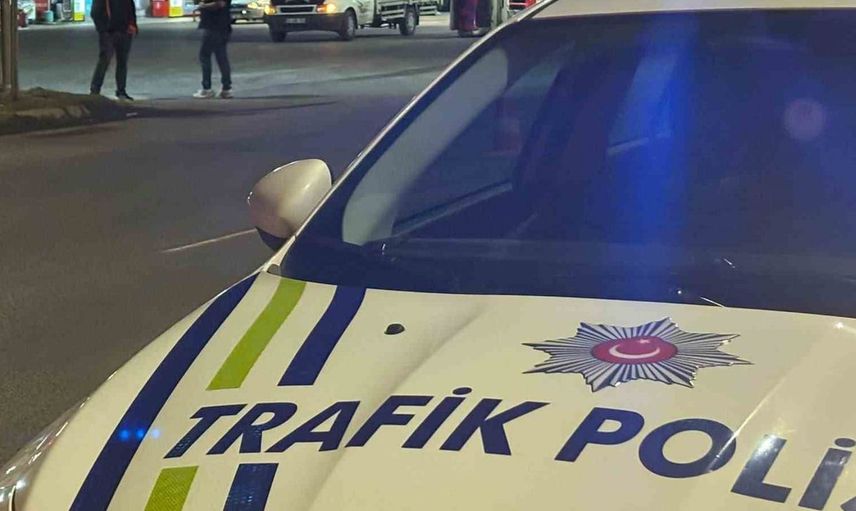 Tavşanlı'da otomobil ve tır çarpıştı: Maddi hasar oluştu