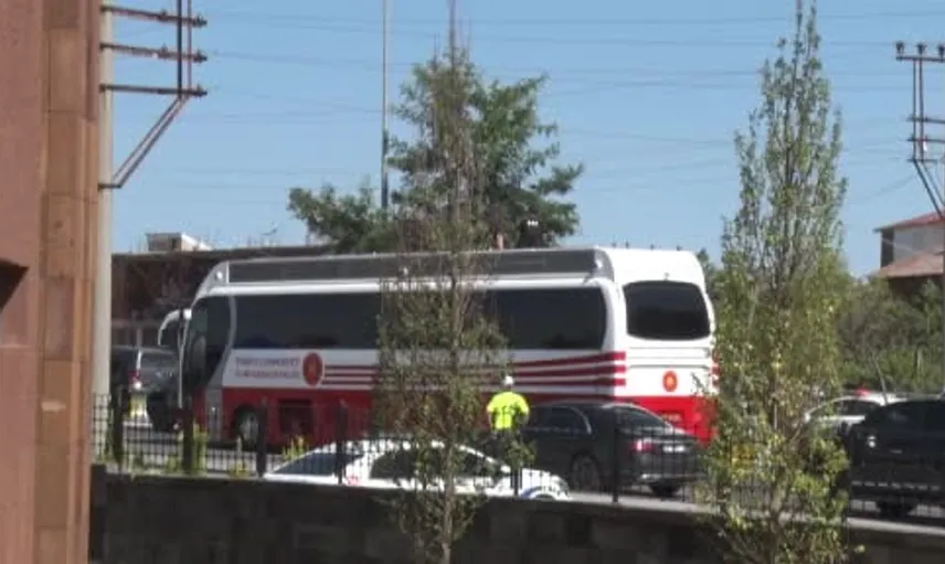 Cumhurbaşkanı Erdoğan, 955’inci Malazgirt Zaferi etkinlikleri çerçevesinde Ahlat Selçuklu Kabristanı’nı ziyaret etti