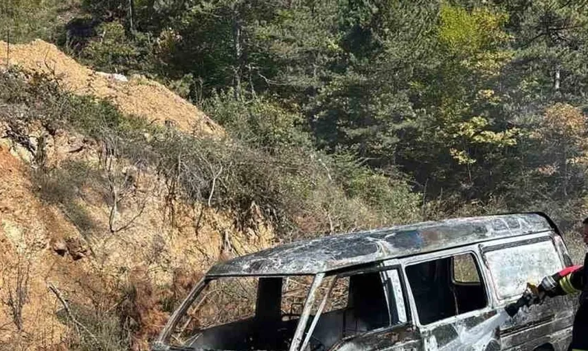 bilecik'te seyir halindeki otomobilde yangın paniği
