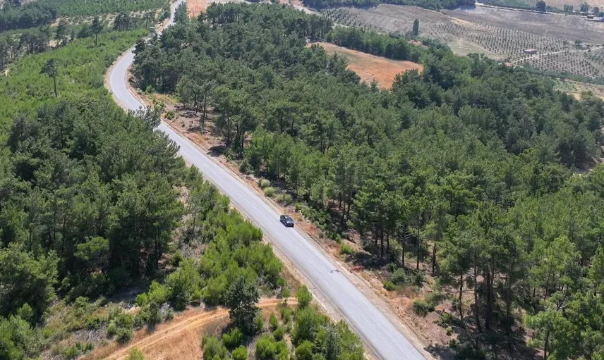Manisa'da 14 kilometrelik yolların asfalt çalışmaları tamamlanıyor