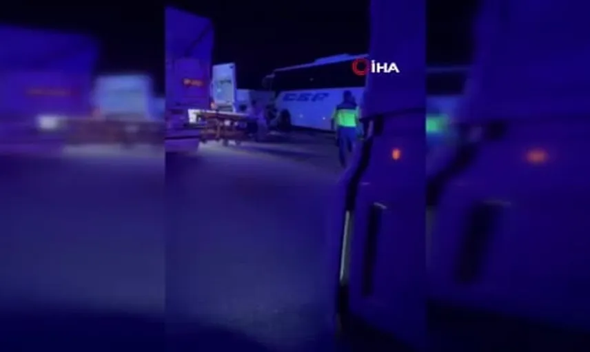 Hatay'da yolcu otobüsü tıra çarptı: 1 ölü, 5 yaralı
