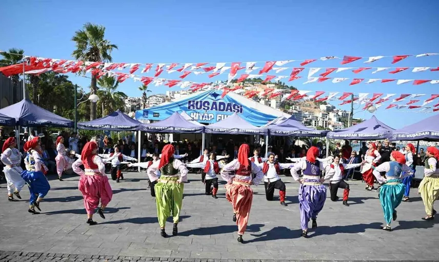 Kuşadası kurtuluşunun 104'üncü yılını coşkuyla kutladı