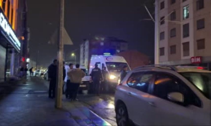 Gece yarısı kabusu: apartman kapısını kıran alkollü şahıs ağır yaralandı