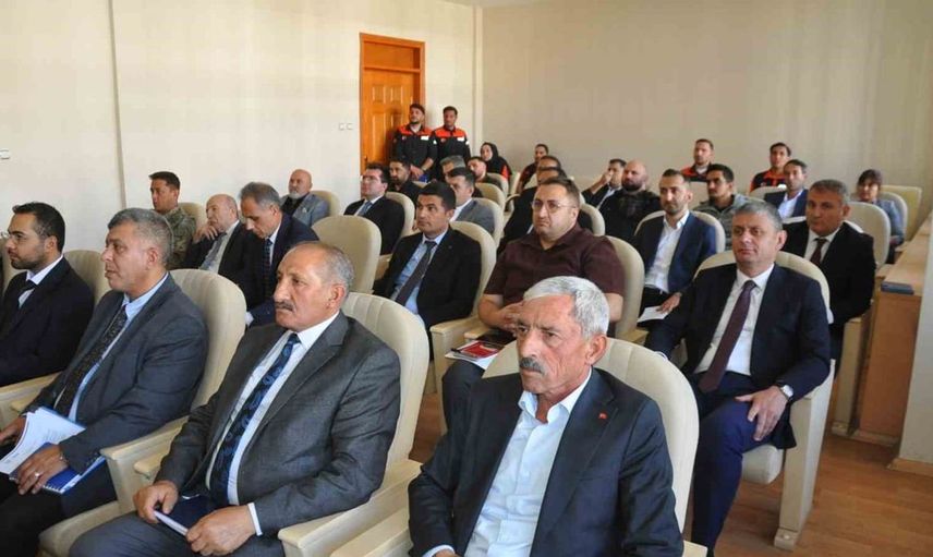 Kars'ta il afet risk azaltma planı üzerine kritik toplantı yapıldı