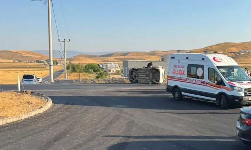 Siirt'te trafik kazası: İki araç çarpıştı, iki kişi yaralandı