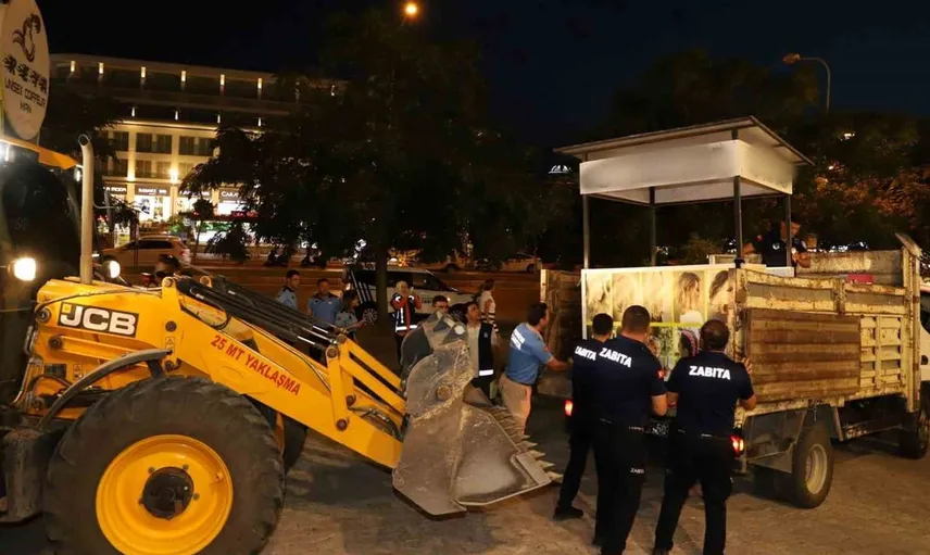 Aksu'da kaldırımlarda denetim seferberliği: İşgaller kaldırılıyor