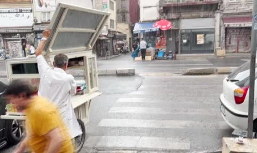 İstanbul'da sağanak yağış etkili oldu