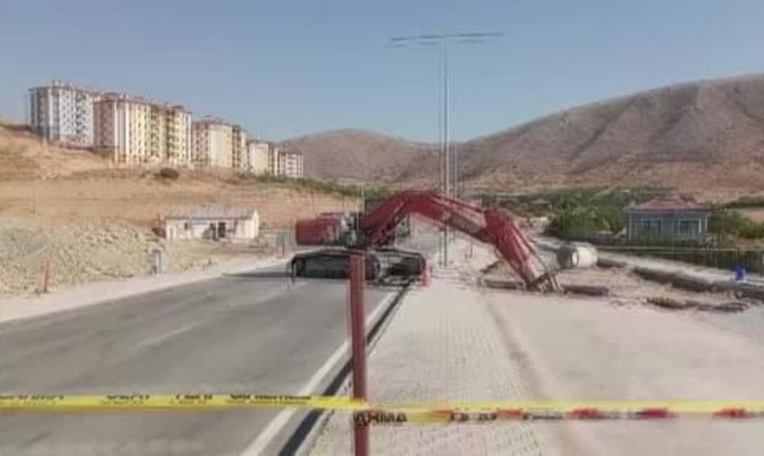 Malatya'da yol çalışmaları sırasında göçük meydana geldi