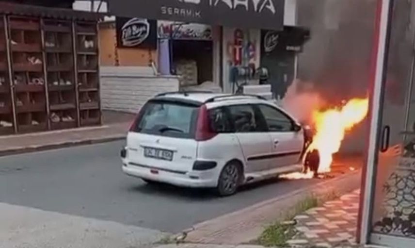 Batman'da seyir halindeki otomobilde yangın paniği