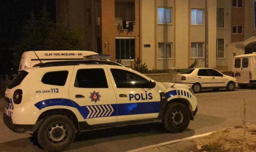 17 yaşındaki kız arkadaşını bacağından vurdu
