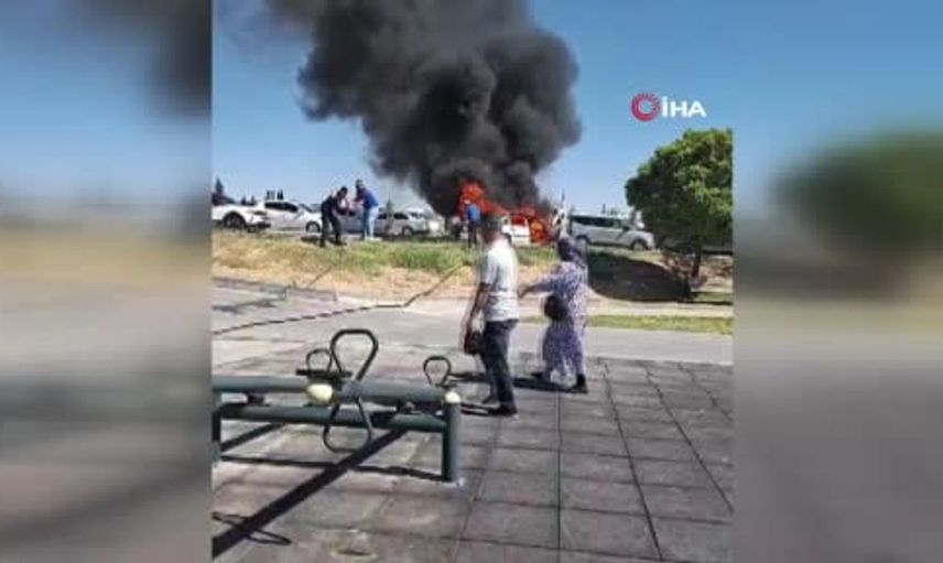 Aksaray hastane otoparkındaki yangın otomobili küle çevirdi
