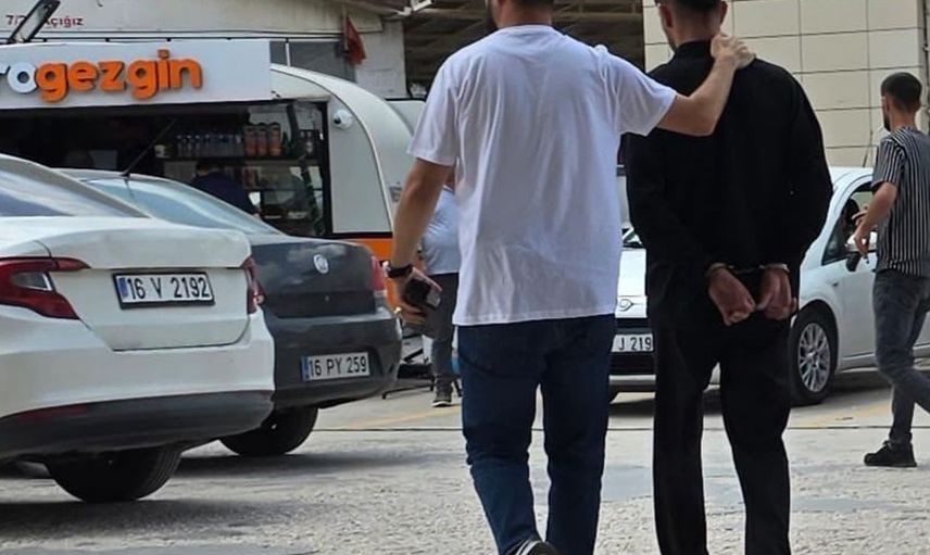 Bursa'da 50 kilometre süren kovalamacada 20 bin uyuşturucu hap ele geçirildi