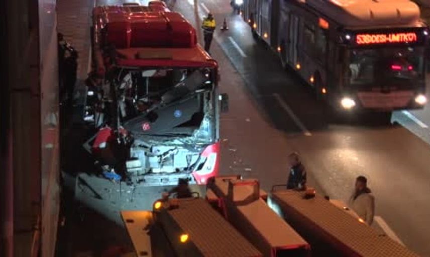 Ankara'da EGO otobüsü asansöre çarptı: 24 kişi yaralandı
