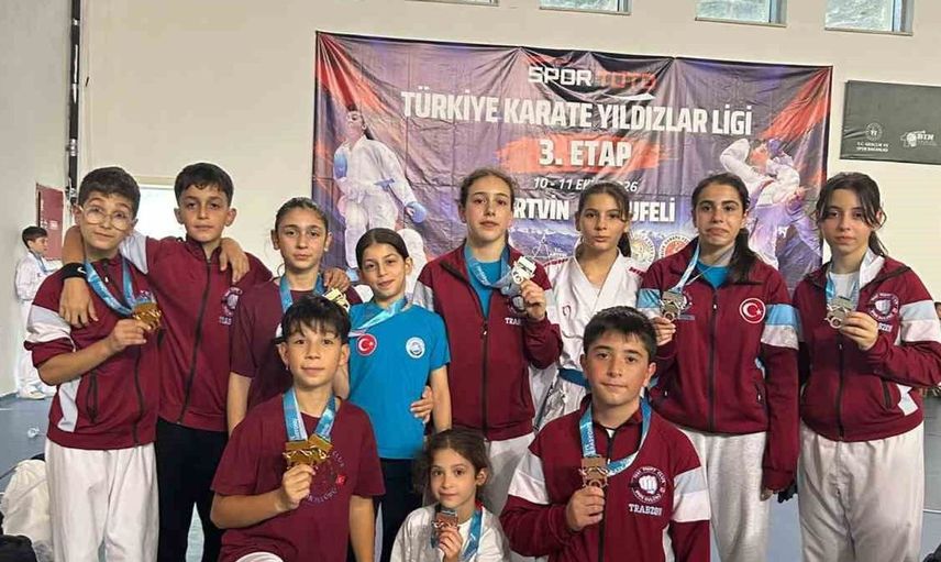 Yusufeli'nde karate severler madalya sevinci yaşadı