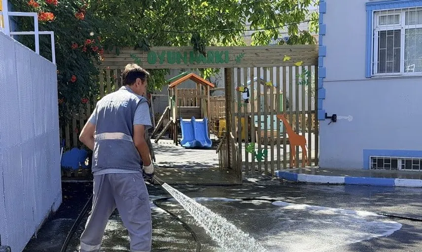 Kağıthane'de yeni eğitim yılı coşkusu: Başkan Öztekin öğrencilerle buluştu