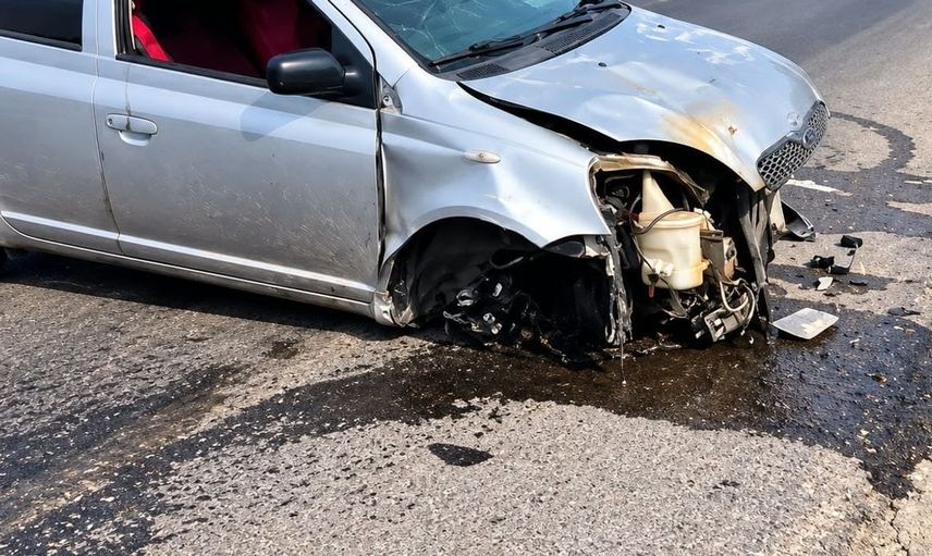 Kuşadası-Söke yolunda trafik kazası: 3 kişinin hastaneye kaldırıldığı olayın detayları