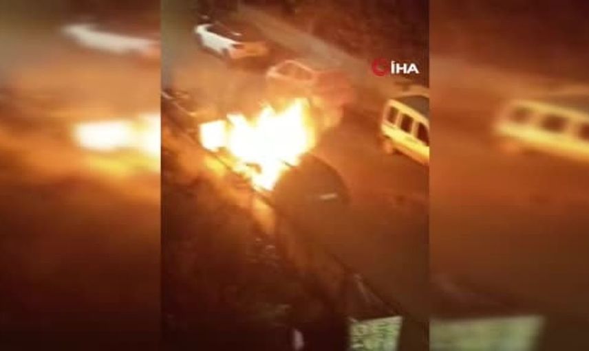 Samsun'da park halindeki otomobilde yangın paniği