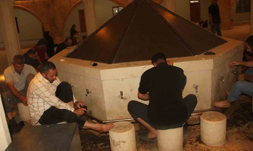Şanlıurfa'da mevlid kandili kutlamaları yoğun ilgi gördü
