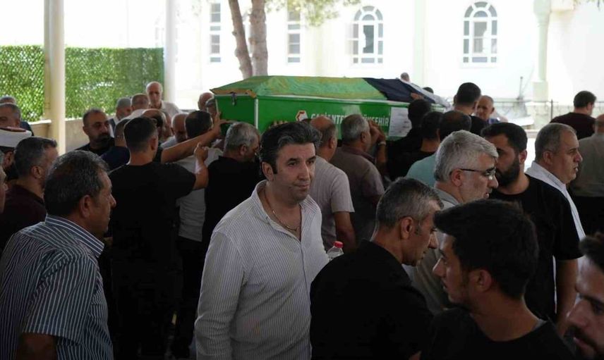 KKTC gemi faciasında hayatını kaybeden Nisa, Gaziantep'te son yolculuğuna uğurlandı