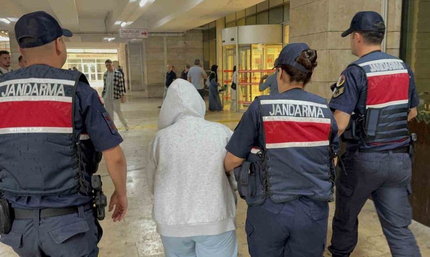 Samsun'da jandarma kontrolünde 16 suçtan aranan kadın yakalandı