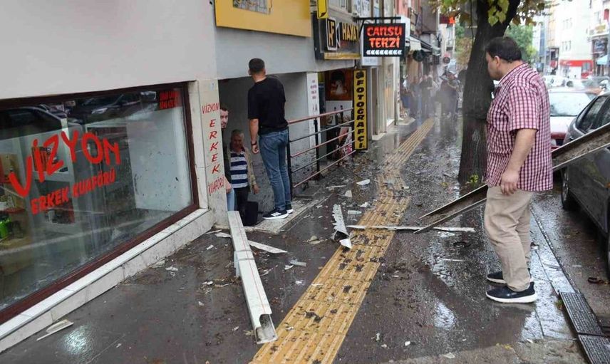 Bilecik'te 4 katlı binadan düşen yağmur oluğu facianın eşiğinden döndü