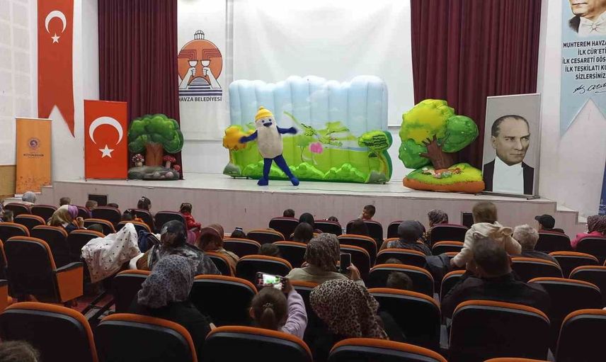 Havza'da çocuklara özel tiyatro şöleni: Kaptan Pengu ve arkadaşları sahnede