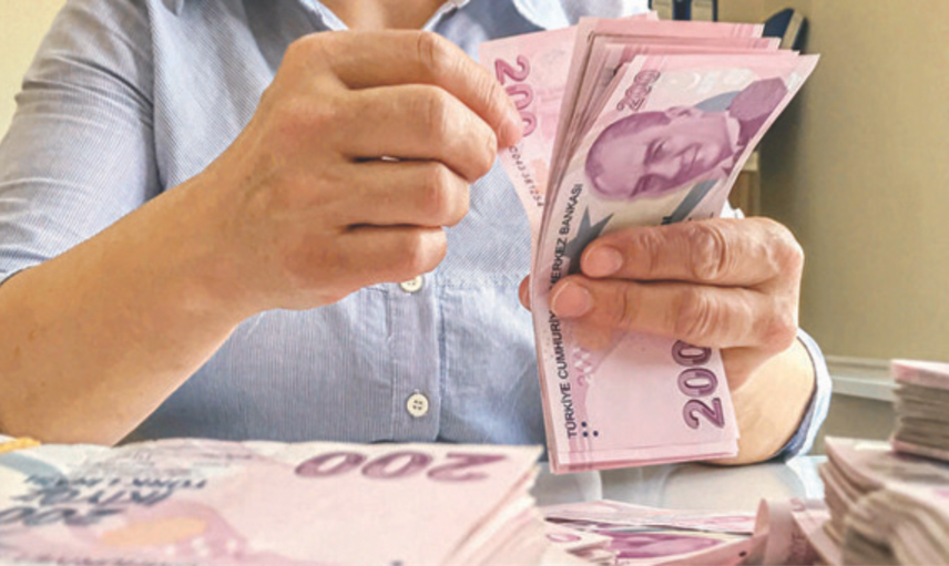 18 yaş üstü olan herkes kredi kartlarına baksın! O 3 banka limitleri arşa çıkardı