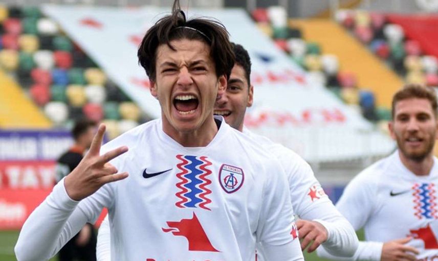 18 Yaşındaki Enis Destan Milli Takımda!