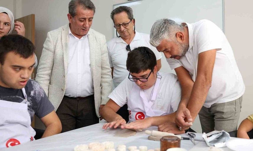 Otizm Yaşam Merkezi'ndeki özel bireyler üretime adım attı