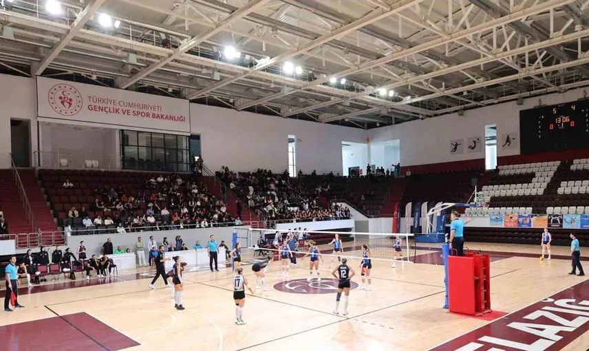 Elazığ kadınlar voleybol derbisinde zafer Ekolspor'un