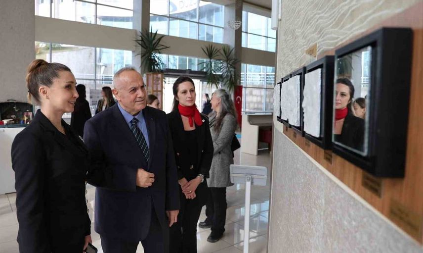 Düzce Üniversitesi'nde Cumhuriyet Bayramı sergisi açıldı