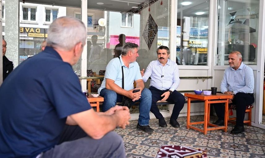 Oktay Yılmaz, çiçek caddesi esnafıyla buluştu