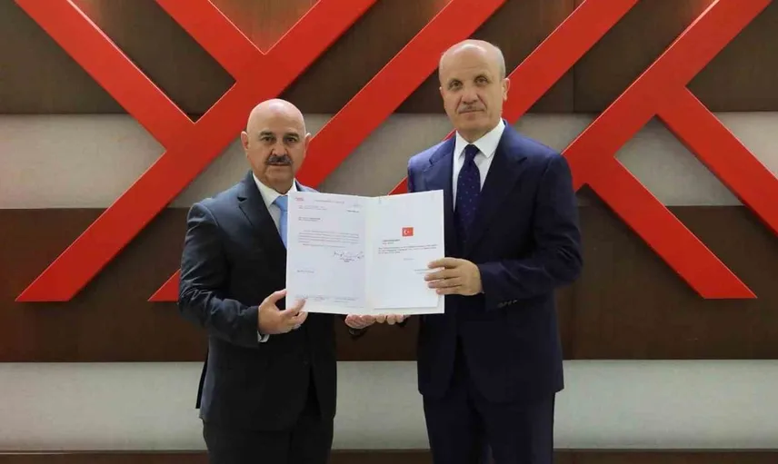 Düzce Üniversitesi rektörlüğüne yeniden atanan Sözbir mazbatasını aldı