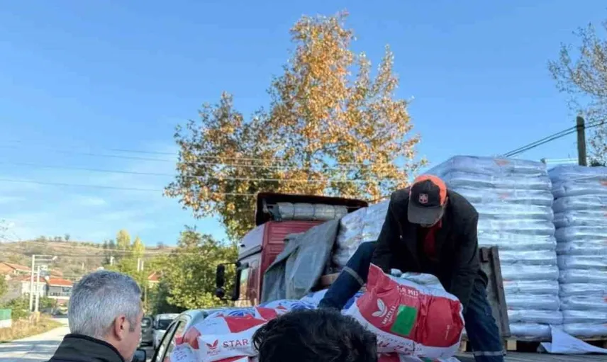 Söğüt'te çiftçilere büyük tohum desteği: 22 bin 500 kilo dağıtıldı