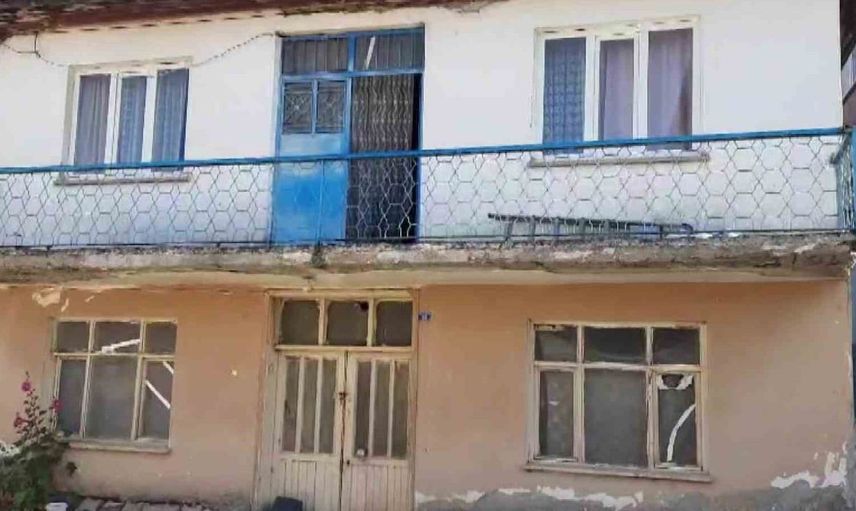 90 yaşındaki anne evsiz kalma tehlikesiyle karşı karşıya