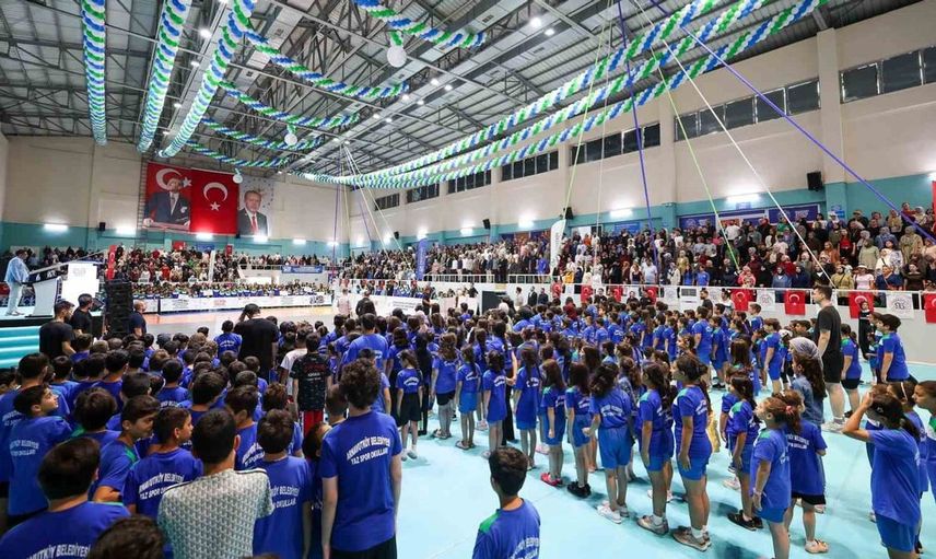 Arnavutköy’de yaz spor okullarının coşkulu finali: 10 bin genç bir araya geldi