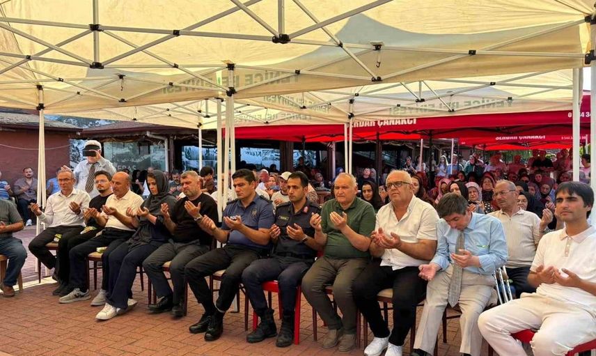 Karanfillerle anıldı: Tutku Burcu Köseoğlu için Kur’an-ı Kerim ve dua programı düzenlendi