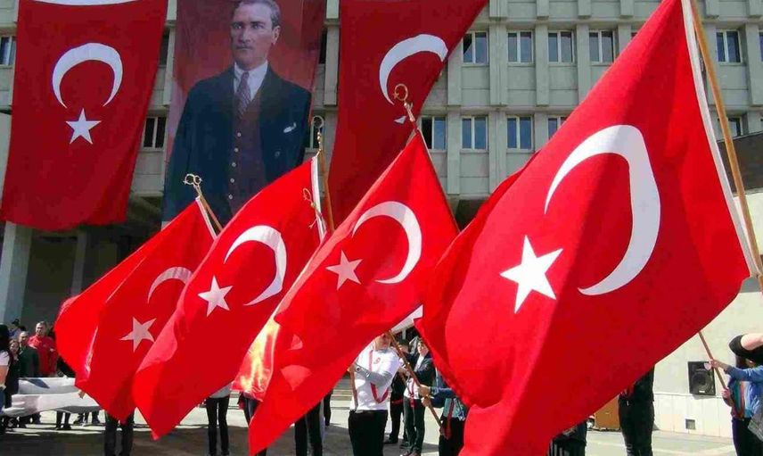 19 Mayıs sonrası tatil devam edecek mi? 20 Mayıs Cuma günü okullar tatil edildi mi? 2022 Resmi tatil takvimi