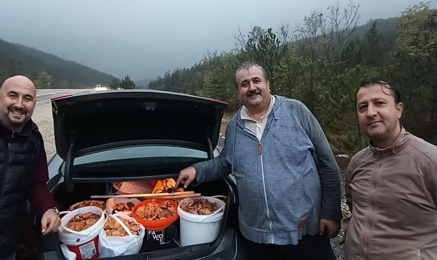 Mantar avcıları kütahya'dan bursa'nın orhaneli dağlarına gitti