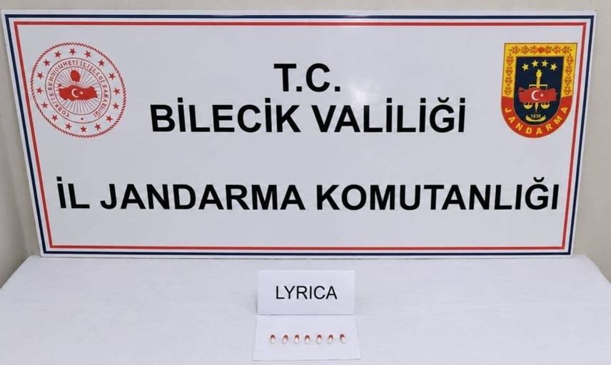 Bilecik'te yol kontrolü sırasında uyuşturucu hap ele geçirildi