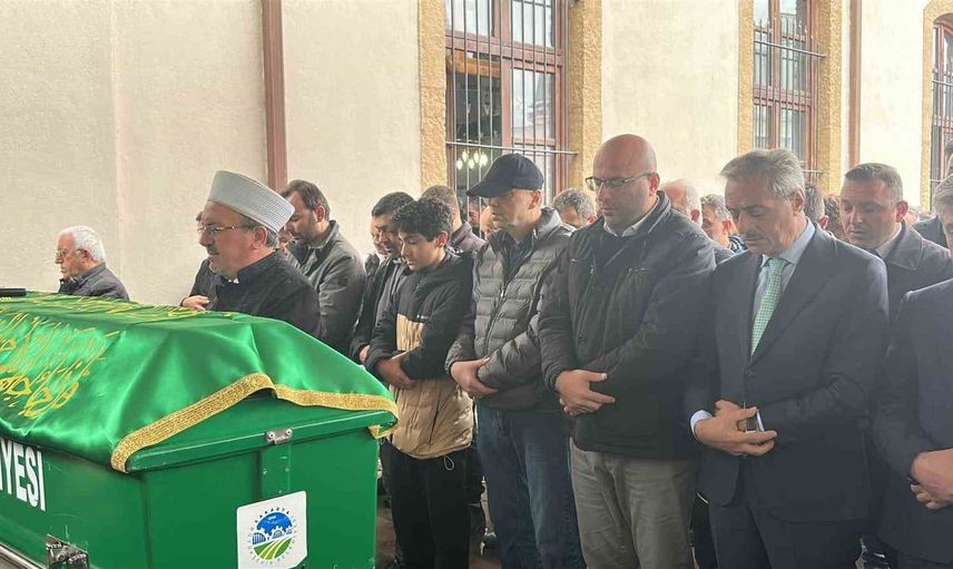 Kapadokya'da peribacasının çökmesiyle hayatını kaybeden çift son yolculuğuna veda etti