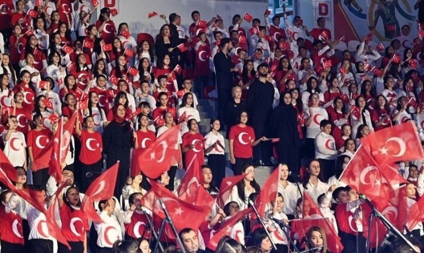 Cumhuriyet Bayramı'nda 1300 öğrenci sahnede buluşuyor
