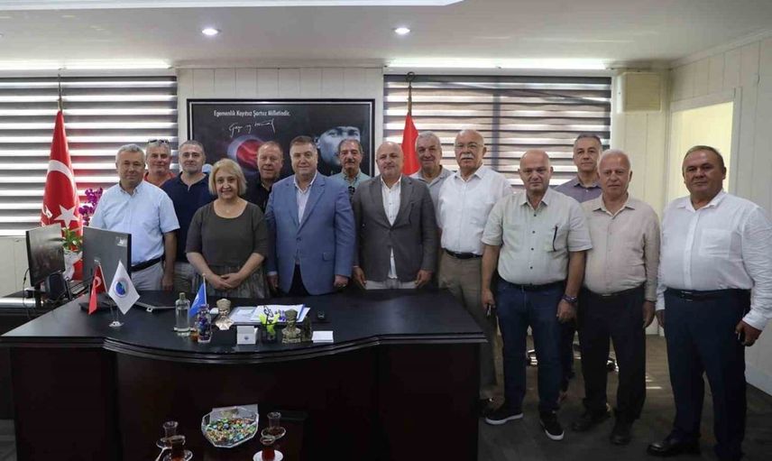 Menderes'te yeni dönem: Taksicilerden başkan vekili Şen'e tebrik ziyareti