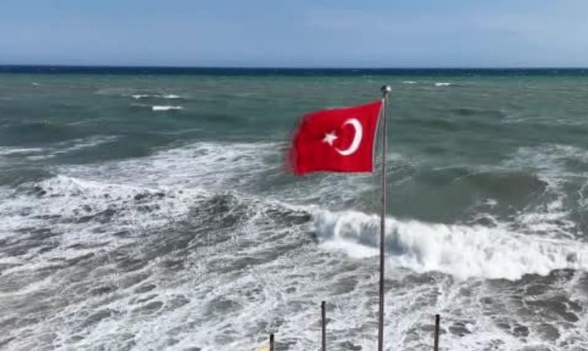 Doğu Akdeniz'de kuvvetli rüzgar etkili oluyor
