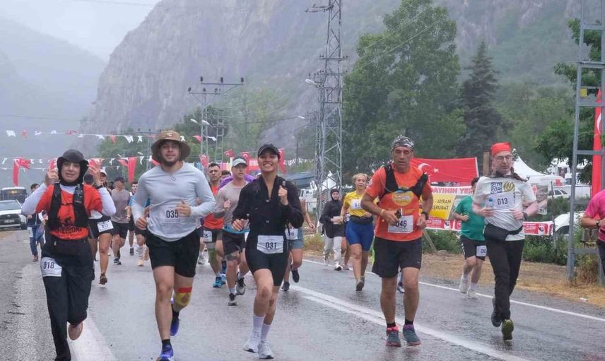 Kapıkayafest’te 21 kilometrelik dağ koşusunda nefes kesen mücadele
