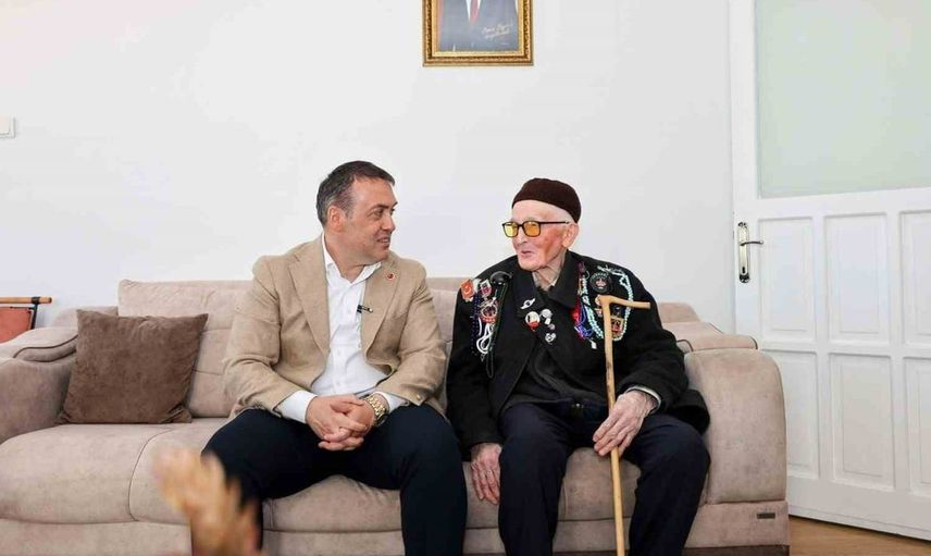 93 yaşına giren şehit babası hasan bayır'ı validen anlamlı ziyaret